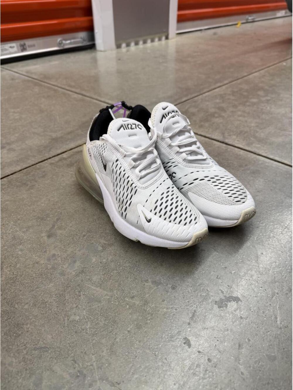 Nike Air Max 270 White Black running gym shoes size 7 WOMENS